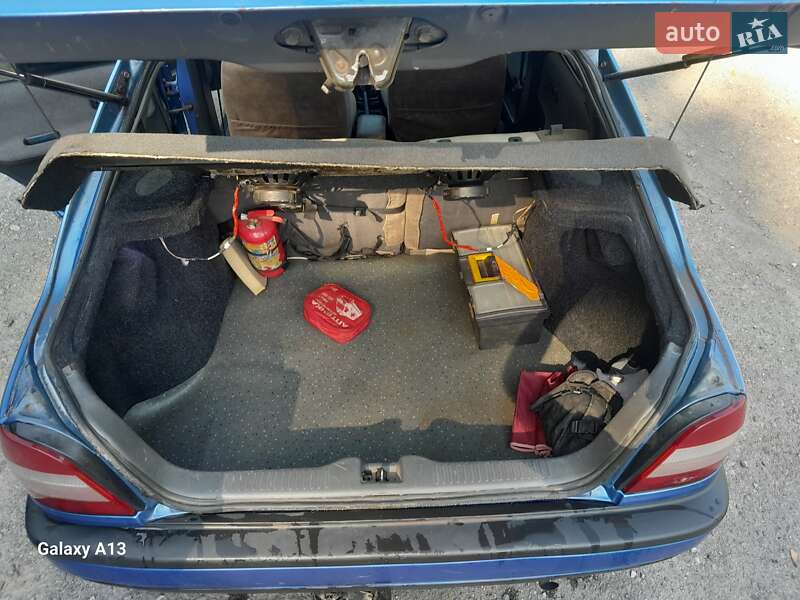 Седан Nissan Sunny 1995 в Рахове