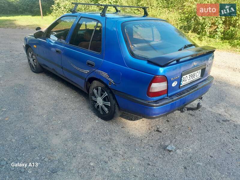 Седан Nissan Sunny 1995 в Рахове