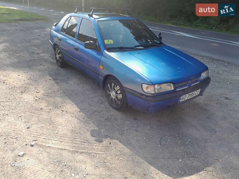 Седан Nissan Sunny 1995 в Рахове