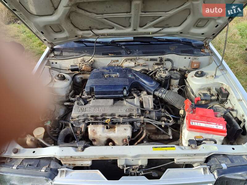 Седан Nissan Sunny 1990 в Ивано-Франковске