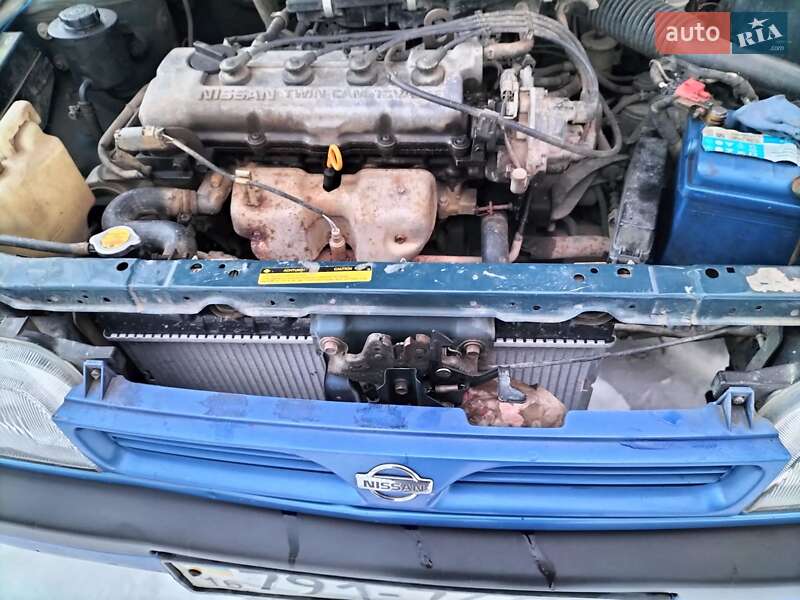 Седан Nissan Sunny 1995 в Чечельнике