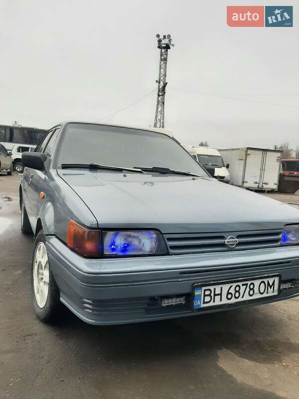 Седан Nissan Sunny 1986 в 