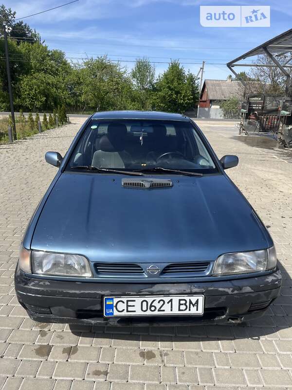 Седан Nissan Sunny 1993 в Черновцах