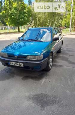 Седан Nissan Sunny 1995 в Киеве