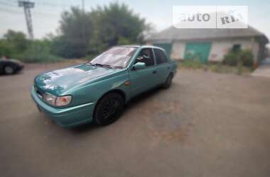 Седан Nissan Sunny 1994 в Каменском