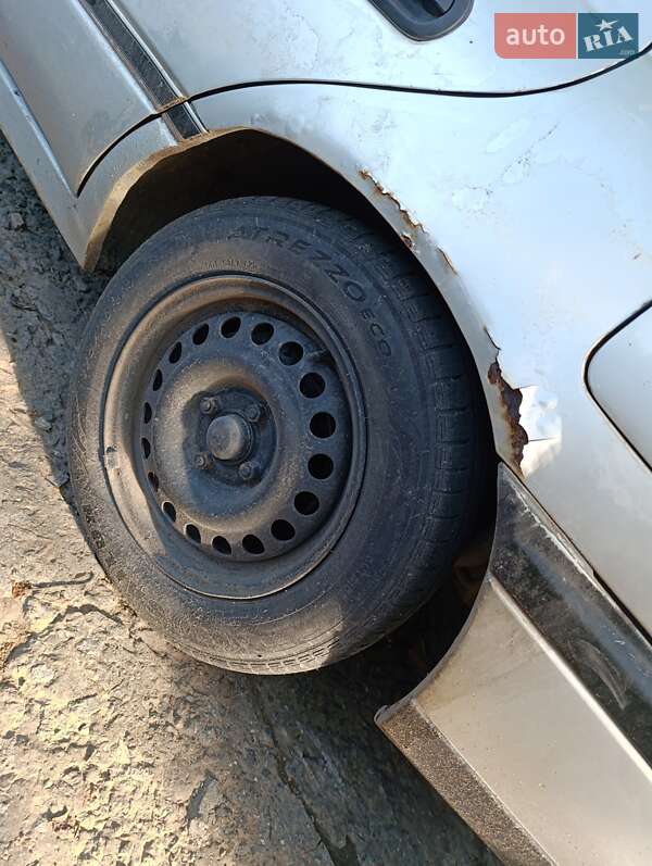 Седан Nissan Sunny 1990 в Одесі