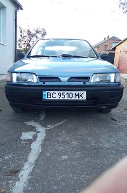 Седан Nissan Sunny 1993 в Львові