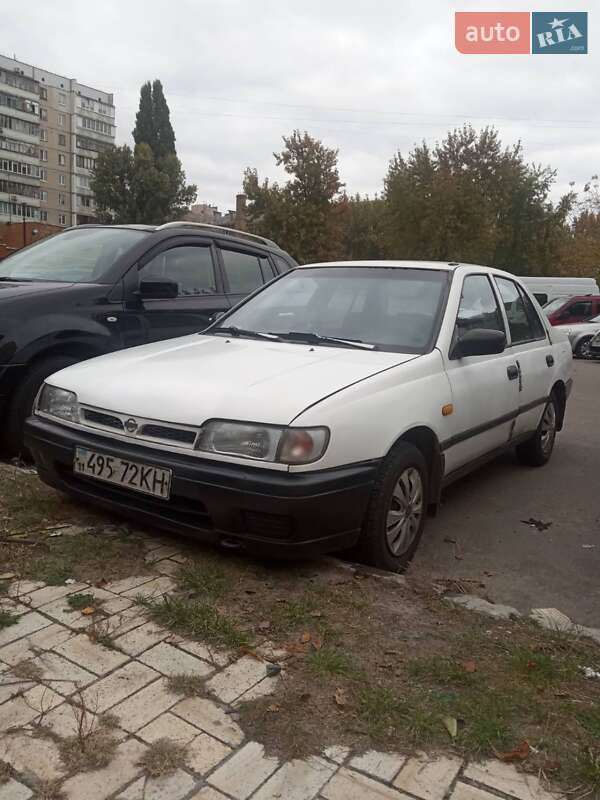 Седан Nissan Sunny 1992 в Києві