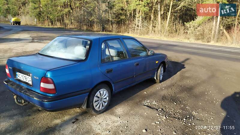 Седан Nissan Sunny 1995 в Киверцах