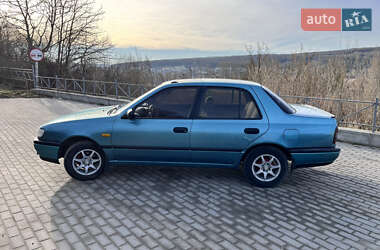 Седан Nissan Sunny 1995 в Теребовлі