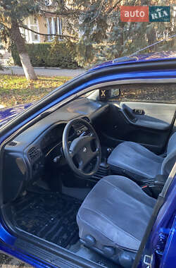Седан Nissan Sunny 1993 в 