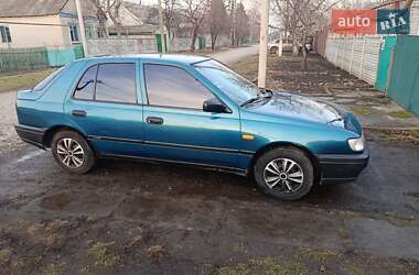 Седан Nissan Sunny 1995 в П'ятихатках