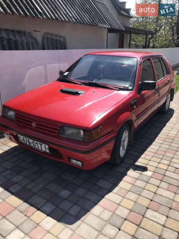 Седан Nissan Sunny 1990 в Тернополі