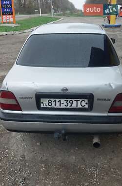 Седан Nissan Sunny 1993 в 