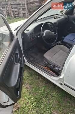 Седан Nissan Sunny 1995 в 