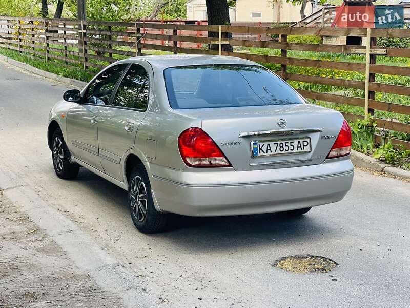 Nissan Sunny 2004