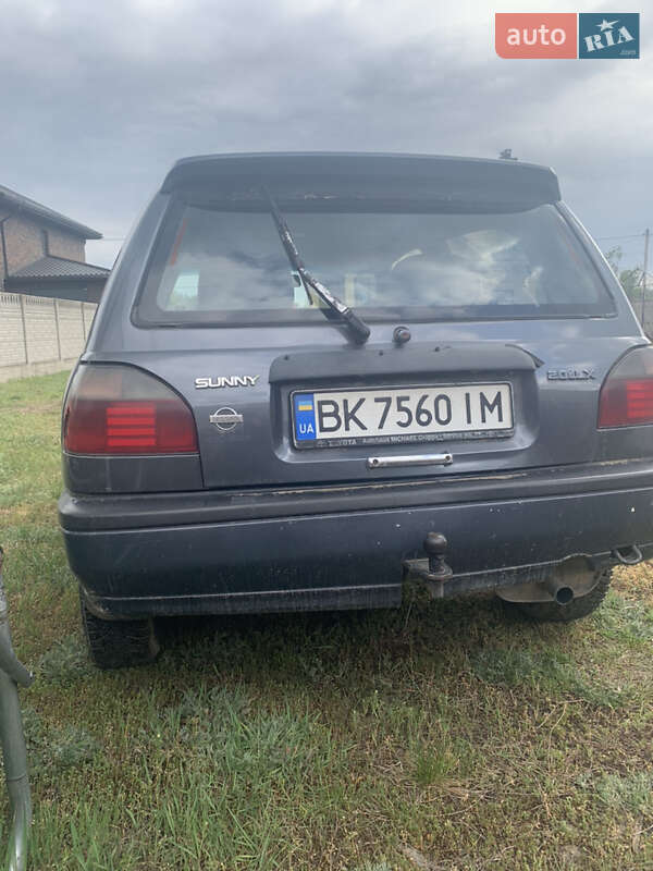 Седан Nissan Sunny 1994 в Березному