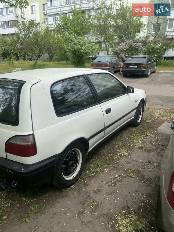 Седан Nissan Sunny 1994 в Черкасах