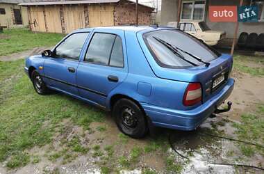 Седан Nissan Sunny 1995 в 