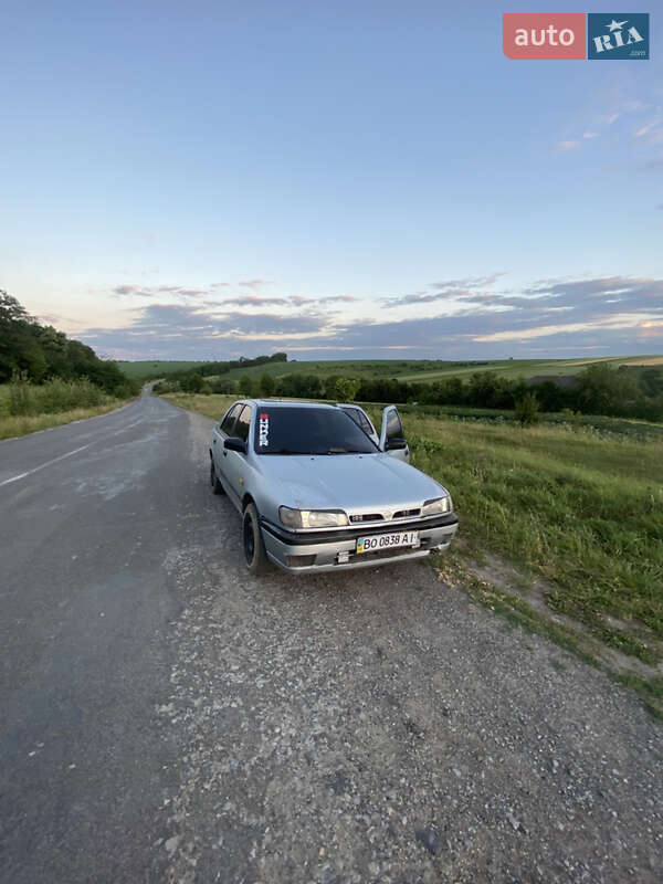 Седан Nissan Sunny 1991 в Бучачі