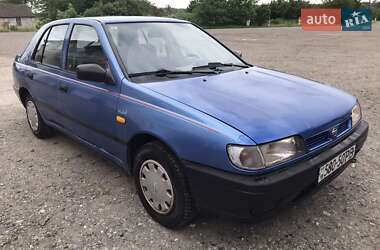Седан Nissan Sunny 1995 в Шумську