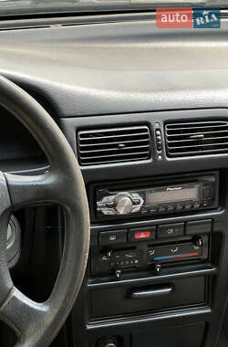 Седан Nissan Sunny 1997 в 