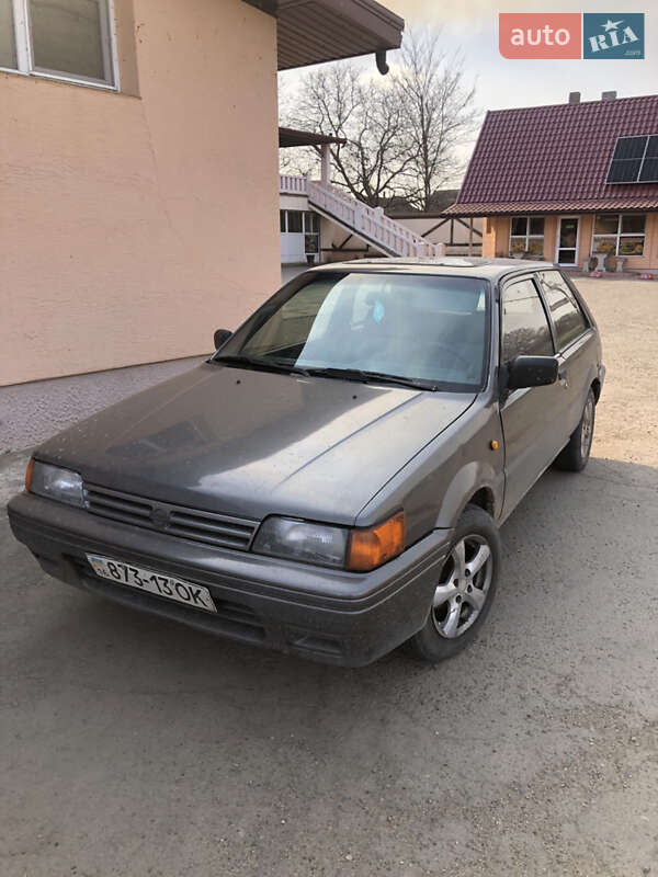 Хетчбек Nissan Sunny 1989 в Білгороді-Дністровському