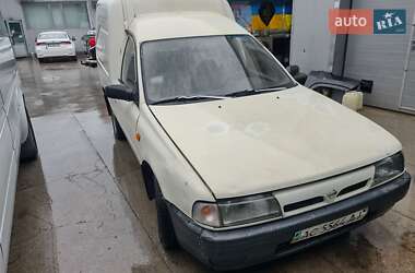 Грузовой фургон Nissan Sunny 1995 в Каменец-Подольском