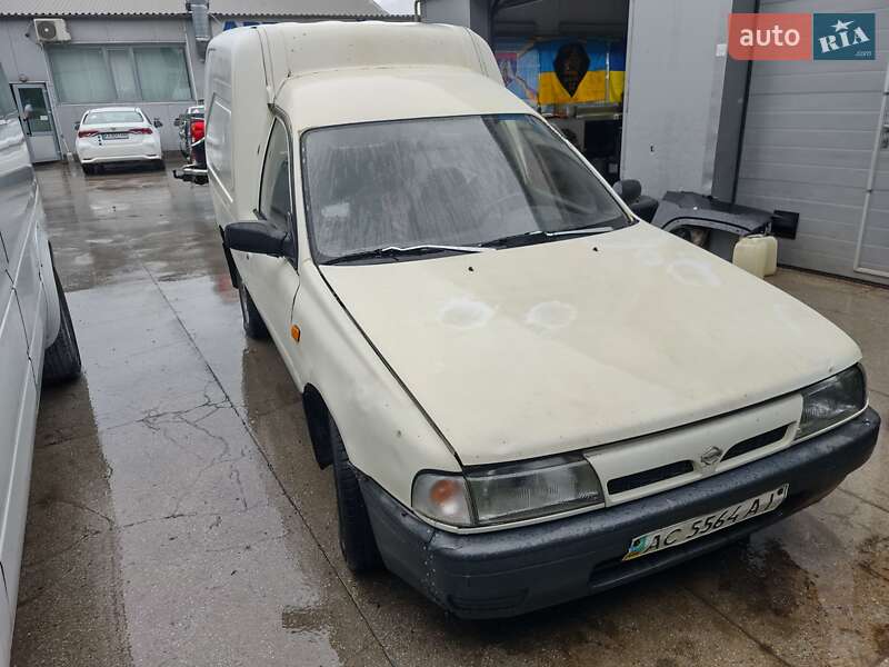 Nissan Sunny 1995