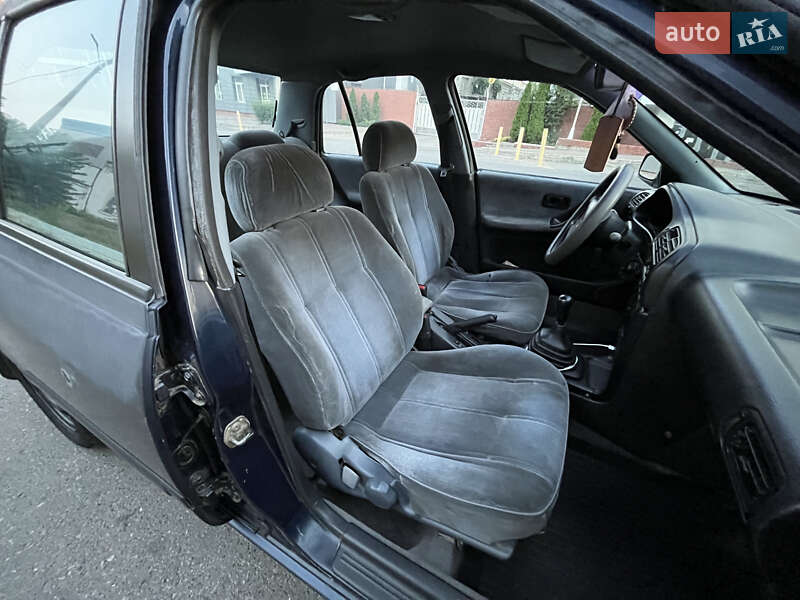 Седан Nissan Sunny 1991 в Одессе