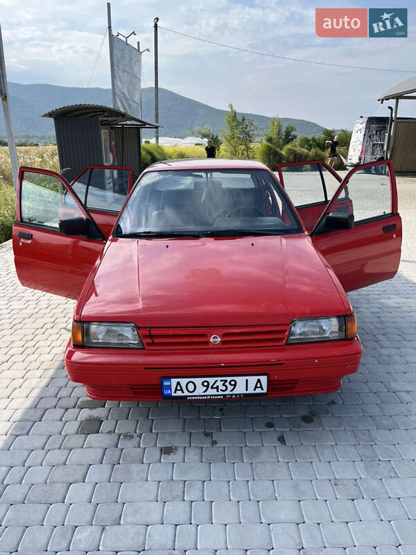 Седан Nissan Sunny 1986 в Виноградові