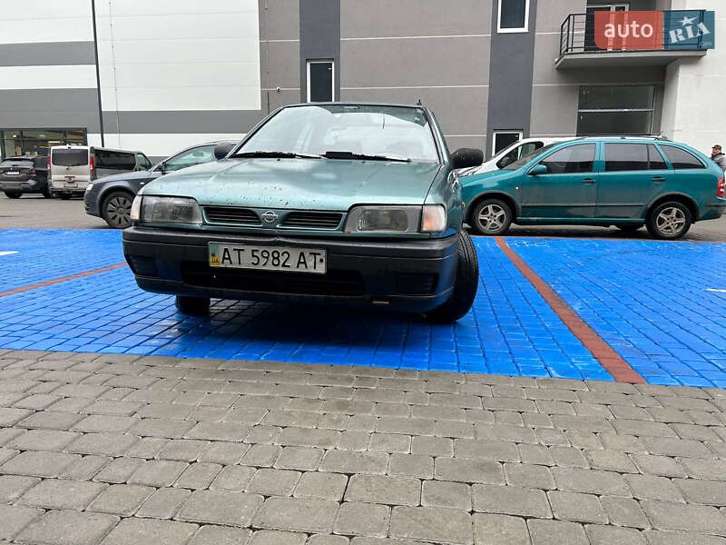 Седан Nissan Sunny 1995 в Івано-Франківську
