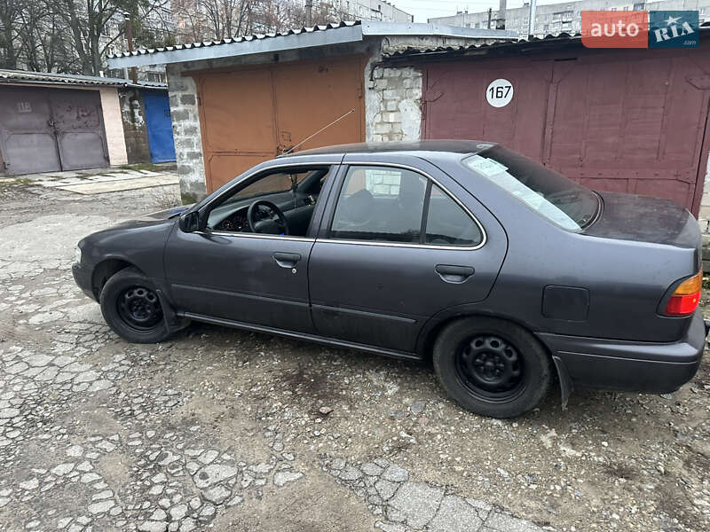 Седан Nissan Sunny 1996 в Харкові