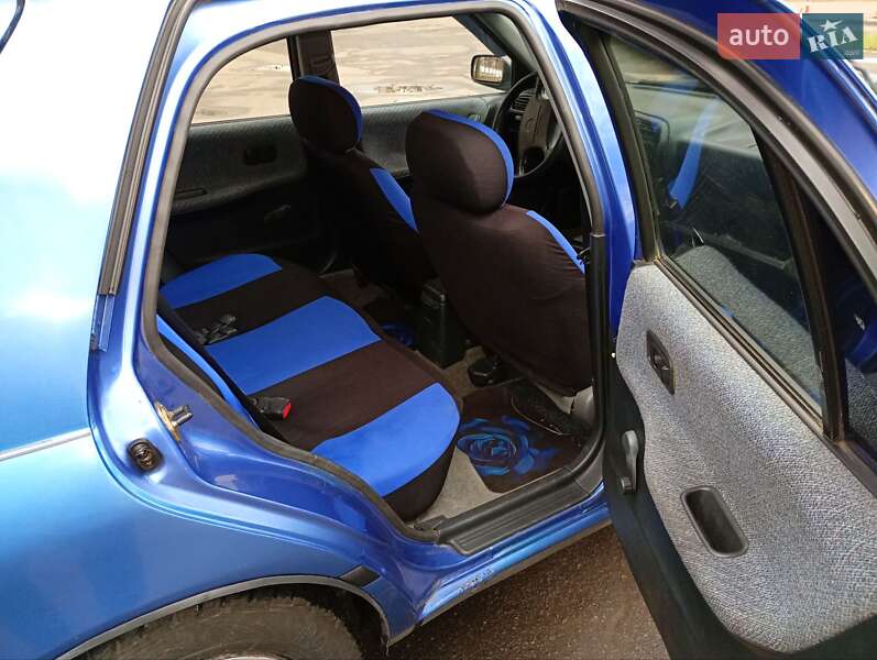 Седан Nissan Sunny 1995 в Одесі