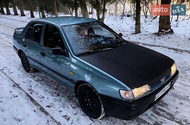 Седан Nissan Sunny 1995 в Надвірній
