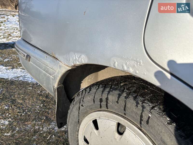 Седан Nissan Sunny 1995 в Бориславе