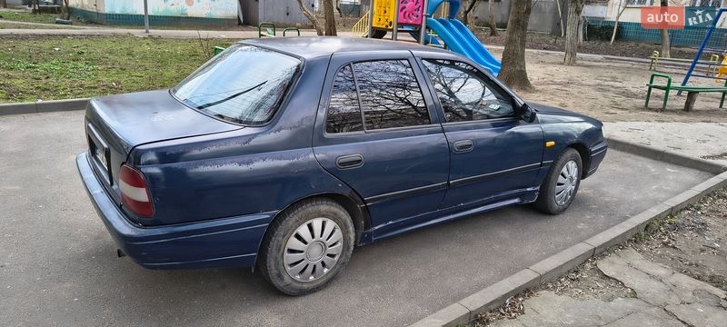 Nissan Sunny 1992