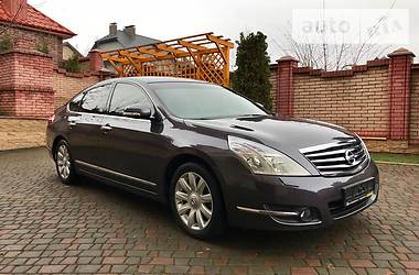 Седан Nissan Teana 2011 в Черновцах