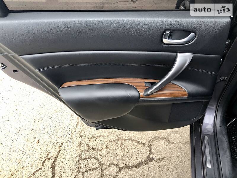 Седан Nissan Teana 2011 в Ужгороді