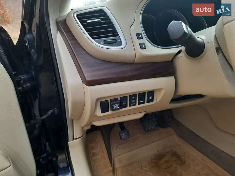 Седан Nissan Teana 2008 в Львові