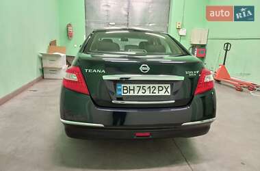 Седан Nissan Teana 2011 в 
