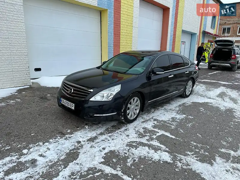 Седан Nissan Teana 2010 в 