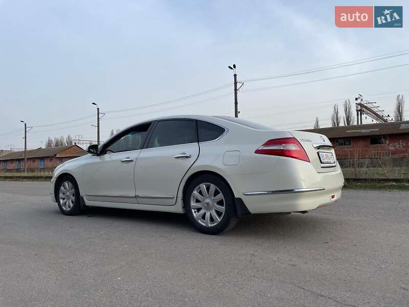 Седан Nissan Teana 2011 в Хмельницком