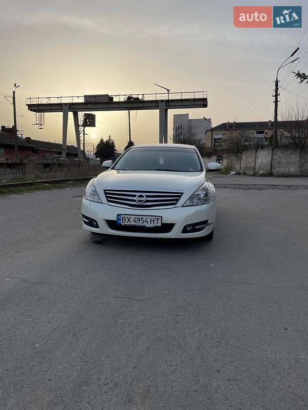 Седан Nissan Teana 2011 в Хмельницком