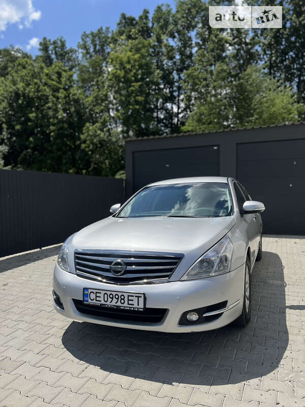 Седан Nissan Teana 2010 в Чернівцях