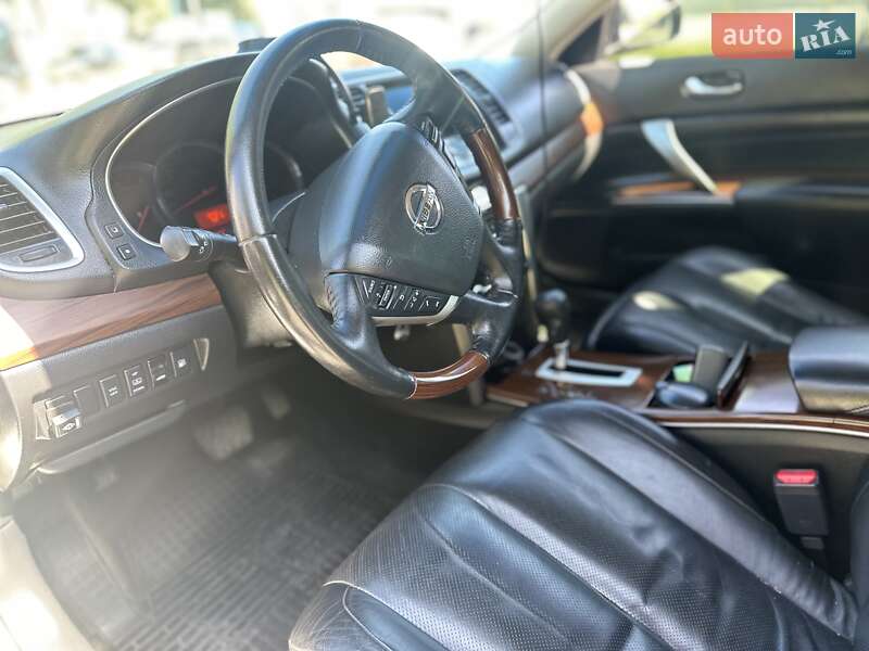 Седан Nissan Teana 2011 в Хмельницком