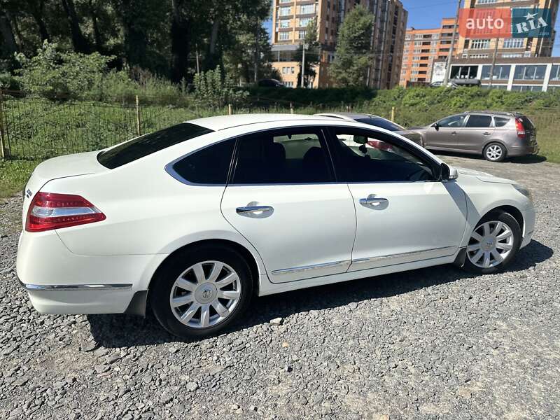 Седан Nissan Teana 2011 в Хмельницком