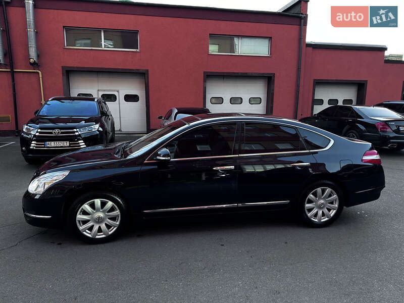 Седан Nissan Teana 2011 в Кривому Розі