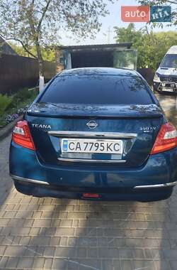 Седан Nissan Teana 2008 в Умани