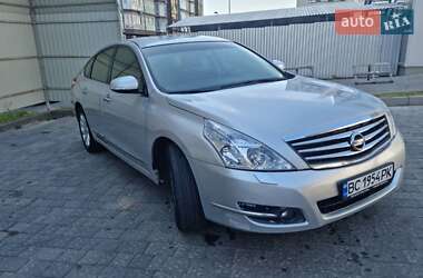 Седан Nissan Teana 2010 в Львове